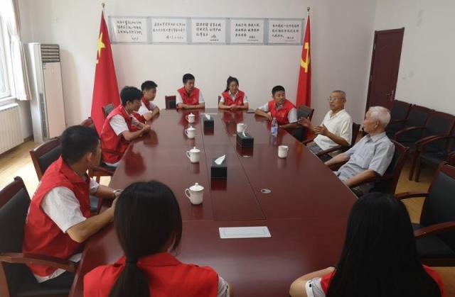 聆聽紅色經(jīng)典，感悟璀璨人生